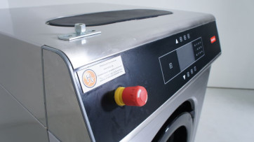 tweedehands-professionele-industriële-wasmachine-8-kg-lavamac-af-80-knop