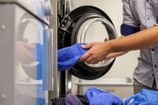 wasgoed-uit-droogmachine-laundry-expert